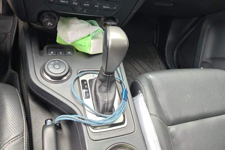 Used Ford Everest 2017 2.0T Gasoline Automatic 4x4 Luxury Edition 5 Seats Gear Lever