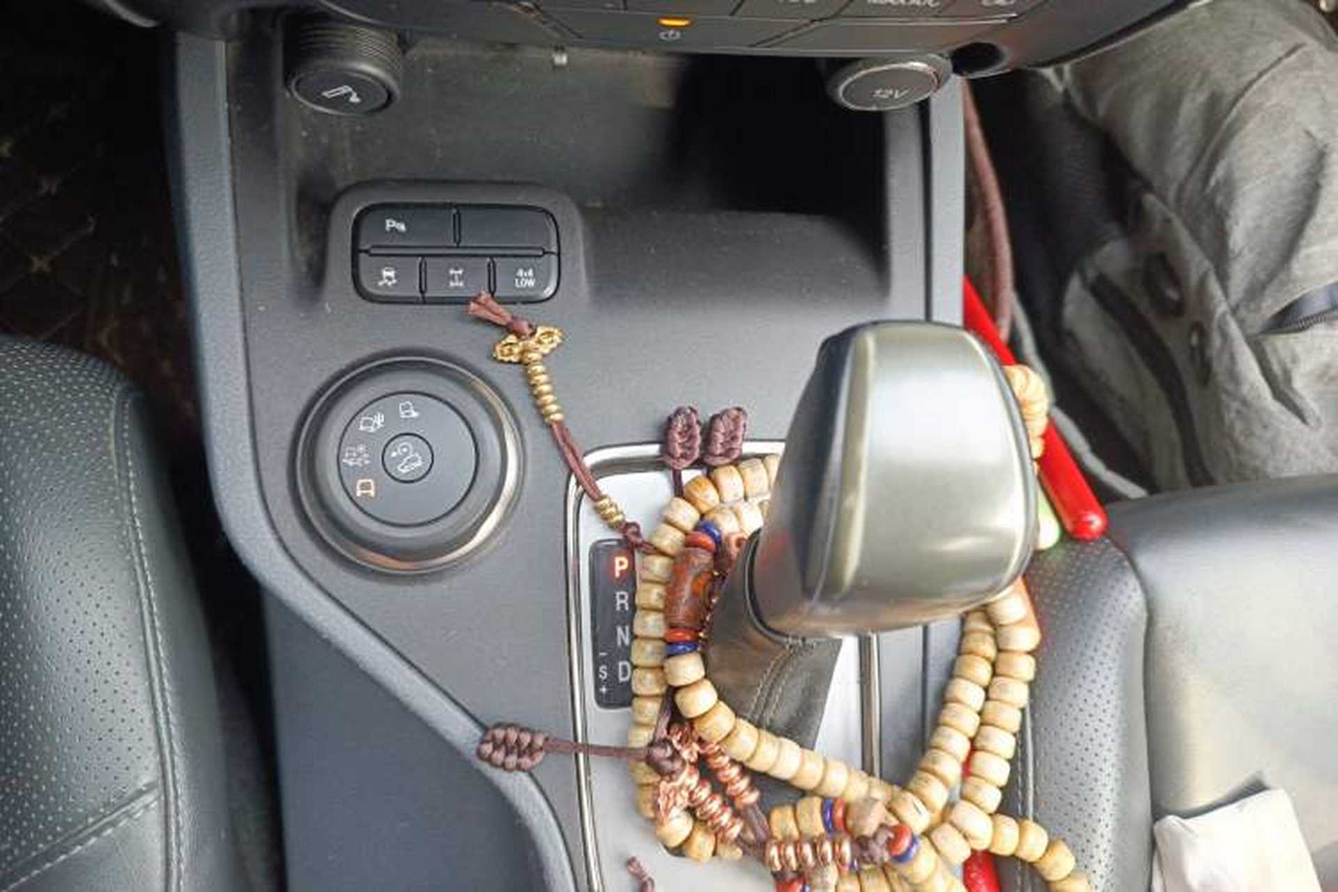 Used Ford Everest 2017 2.0T Gasoline Automatic 4x4 Luxury Edition 5 Seats Gear Lever