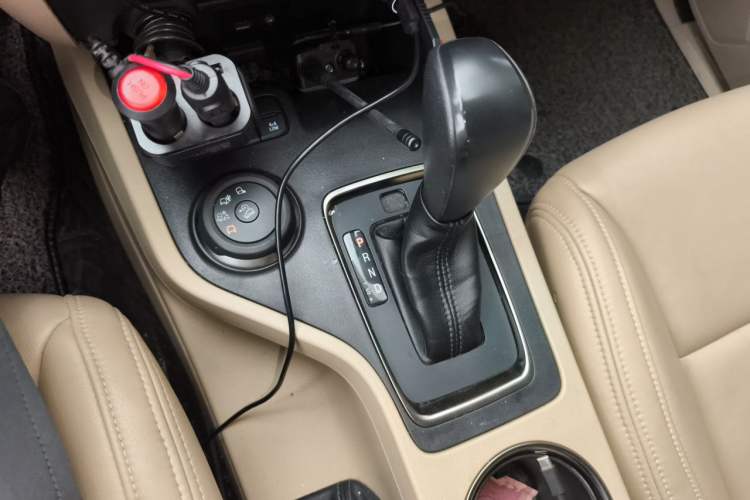 Used Ford Everest 2017 2.0T Gasoline Automatic 4x4 Elite Edition 5 Seats Gear Lever