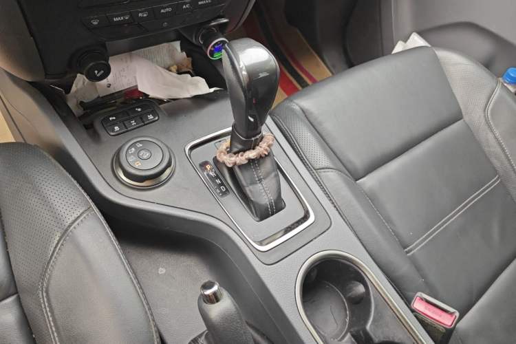 Used Ford Everest 2017 2.0T Gasoline Automatic 4x4 Flagship Edition 7 Seats Gear Lever