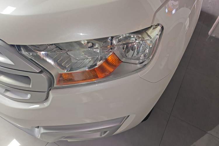 Used Ford Everest 2017 2.0T Gasoline Automatic 4x4 Elite Edition 5 Seats Left Front Headlight