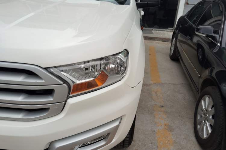 Used Ford Everest 2017 2.0T Gasoline Automatic 4x4 Elite Edition 5 Seats Left Front Headlight