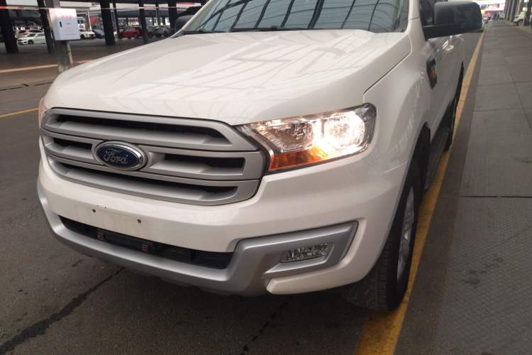 Used Ford Everest 2017 2.0T Gasoline Automatic 4x4 Elite Edition 5 Seats Left Front Headlight