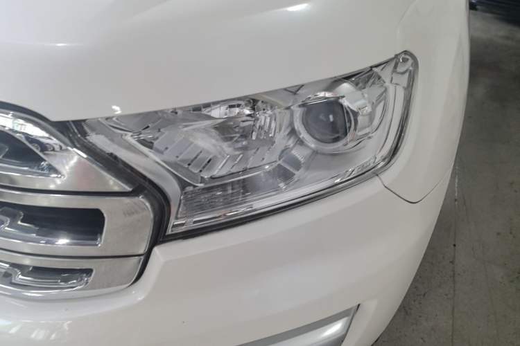 Used Ford Everest 2017 2.0T Gasoline Automatic 4x4 Luxury Edition 7 Seats Left Front Headlight