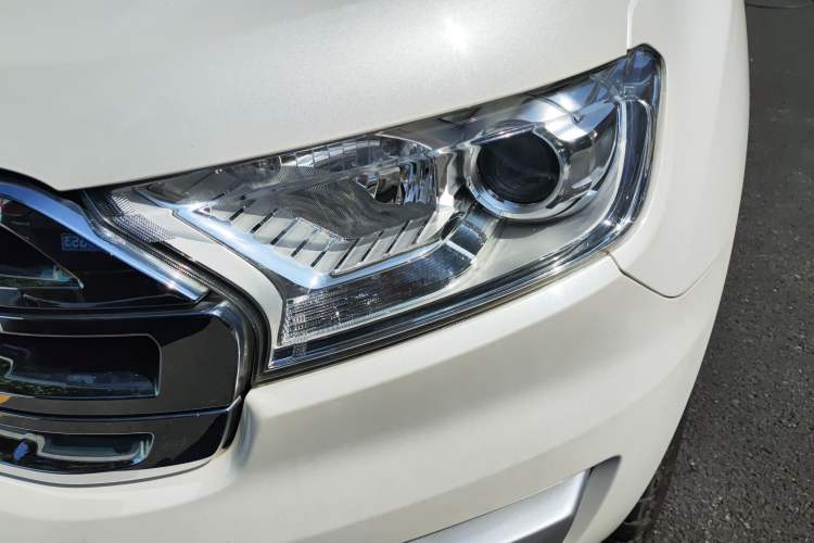 Used Ford Everest 2017 2.0T Gasoline Automatic 4x4 Luxury Edition 7 Seats Left Front Headlight