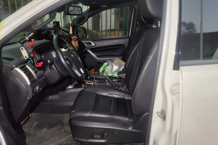 Used Ford Everest 2017 2.0T Gasoline Automatic 4x4 Luxury Edition 7 Seats Left Front Seat
