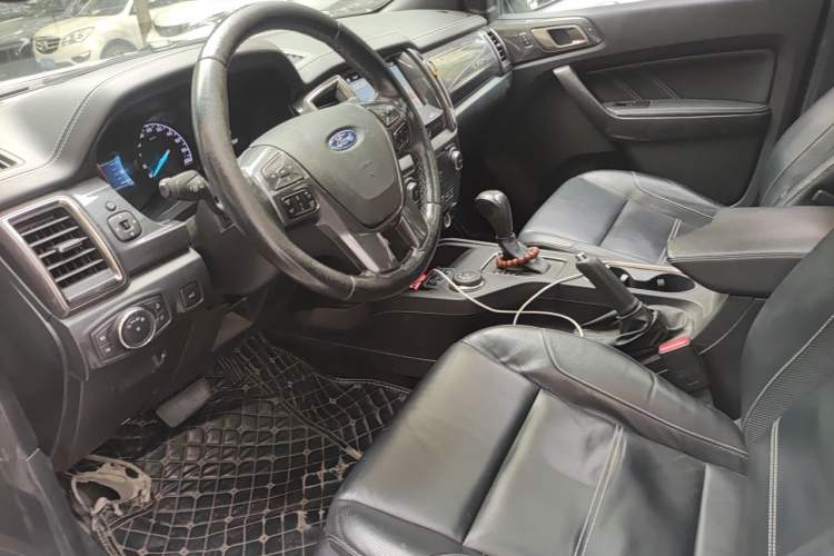 Used Ford Everest 2017 2.0T Gasoline Automatic 4x4 Luxury Edition 7 Seats Left Front Seat