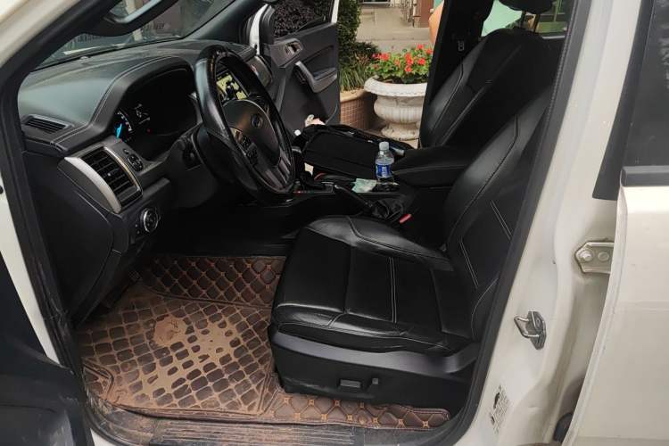 Used Ford Everest 2017 2.0T Gasoline Automatic 4x4 Luxury Edition 7 Seats Left Front Seat