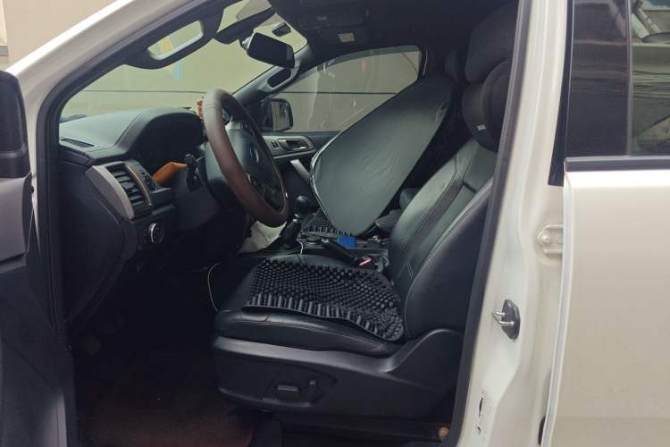 Used Ford Everest 2017 2.2T Diesel Manual 4x4 Luxury Edition 5 Seats Left Front Seat