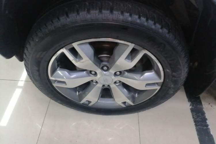 Used Ford Everest 2017 2.0T Gasoline Automatic 4x4 Flagship Edition 7 Seats Left Front Wheel Hub