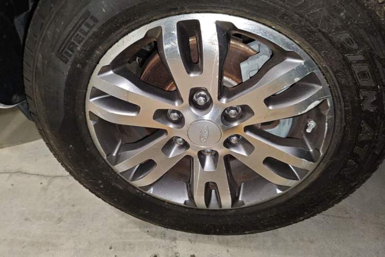 Used Ford Everest 2017 2.0T Gasoline Automatic 4x4 Luxury Edition 5 Seats Left Front Wheel Hub