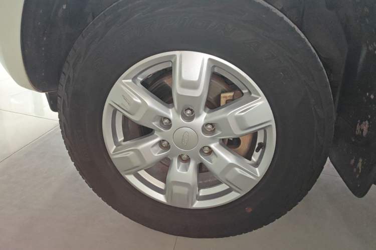 Used Ford Everest 2017 2.0T Gasoline Automatic 4x4 Elite Edition 5 Seats Left Front Wheel Hub
