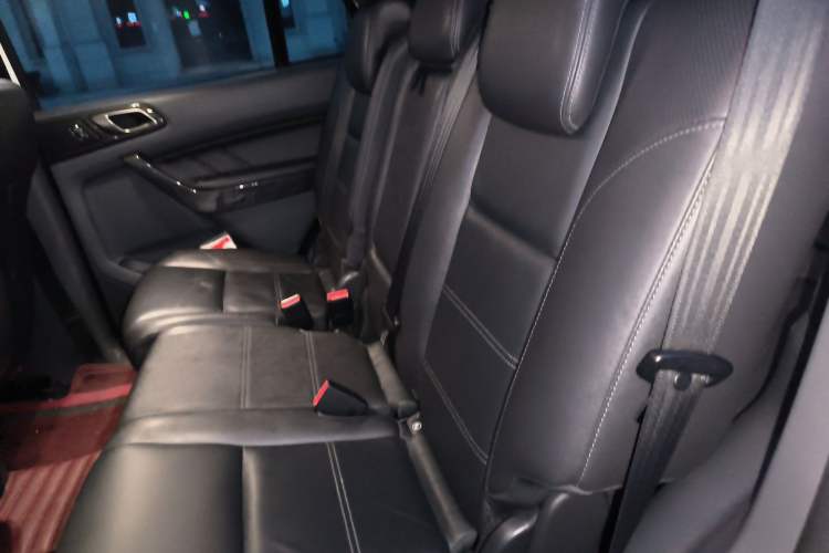 Used Ford Everest 2017 2.0T Gasoline Automatic 4x4 Flagship Edition 7 Seats Left Rear Seat