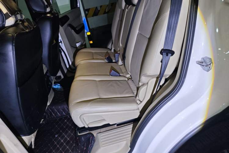 Used Ford Everest 2017 2.0T Gasoline Automatic 4x4 Flagship Edition 7 Seats Left Rear Seat