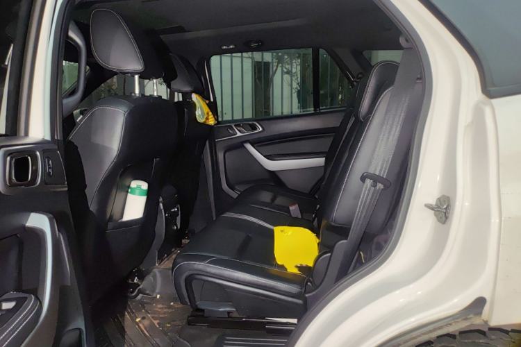 Used Ford Everest 2017 2.0T Gasoline Automatic 4x4 Luxury Edition 7 Seats Left Rear Seat