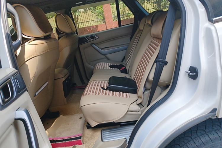 Used Ford Everest 2017 2.2T Diesel Manual 4x4 Luxury Edition 7 Seats Left Rear Seat