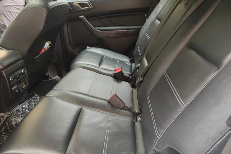 Used Ford Everest 2017 2.0T Gasoline Automatic 4x4 Luxury Edition 7 Seats Left Rear Seat