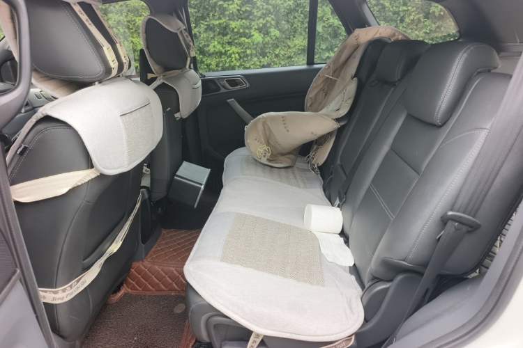 Used Ford Everest 2017 2.0T Gasoline Automatic 4x4 Luxury Edition 5 Seats Left Rear Seat