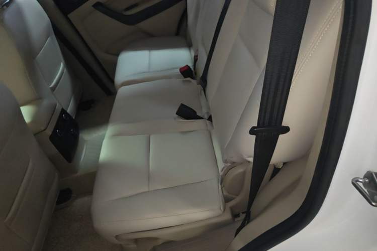 Used Ford Everest 2017 2.0T Gasoline Automatic 4x4 Elite Edition 5 Seats Left Rear Seat