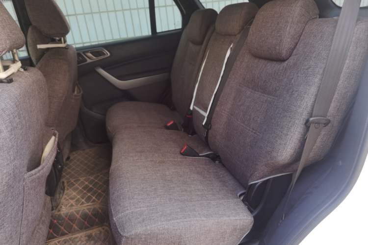 Used Ford Everest 2017 2.0T Gasoline Automatic 4x4 Luxury Edition 5 Seats Left Rear Seat