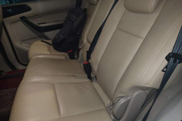 Used Ford Everest 2017 2.0T Gasoline Automatic 4x4 Elite Edition 5 Seats Left Rear Seat