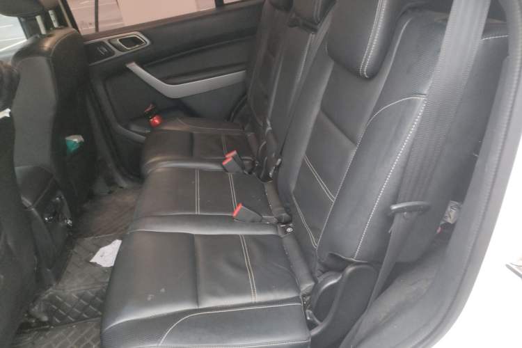 Used Ford Everest 2017 2.2T Diesel Manual 4x4 Luxury Edition 5 Seats Left Rear Seat