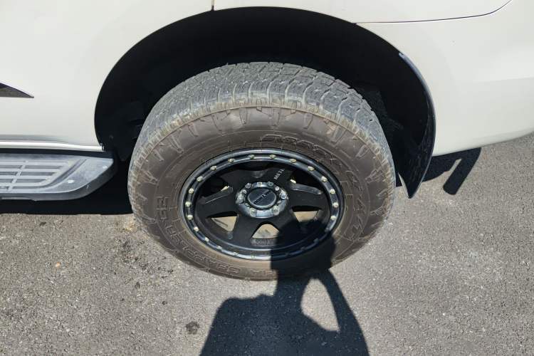 Used Ford Everest 2017 2.0T Gasoline Automatic 4x4 Luxury Edition 7 Seats Left Rear Wheel Hub