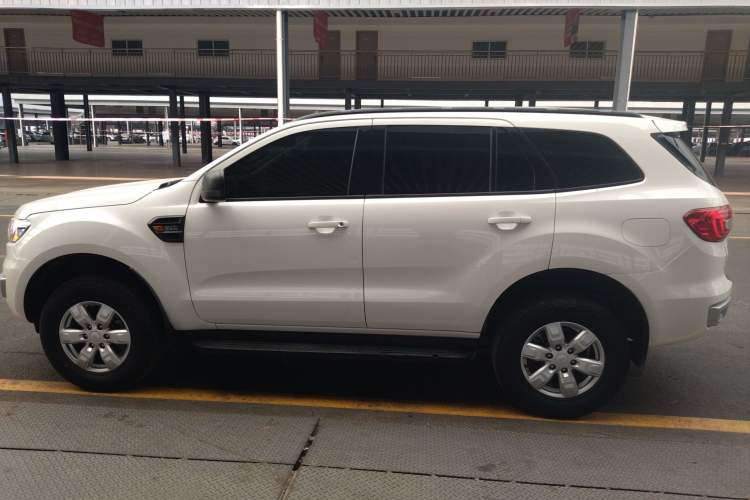 Used Ford Everest 2017 2.0T Gasoline Automatic 4x4 Elite Edition 5 Seats Left Side