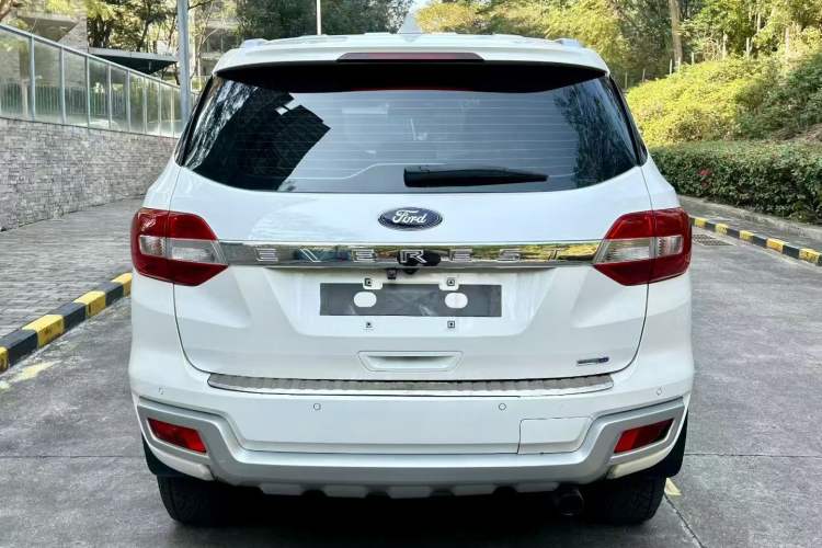 Used Ford Everest 2017 2.0T Gasoline Automatic 4x4 Luxury Edition 5 Seats Rear