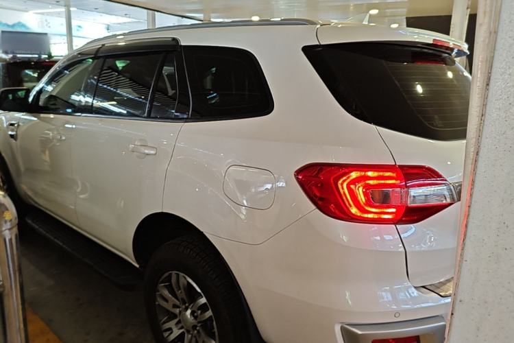 Used Ford Everest 2017 2.0T Gasoline Automatic 4x4 Luxury Edition 5 Seats Rear Left 45 Deg