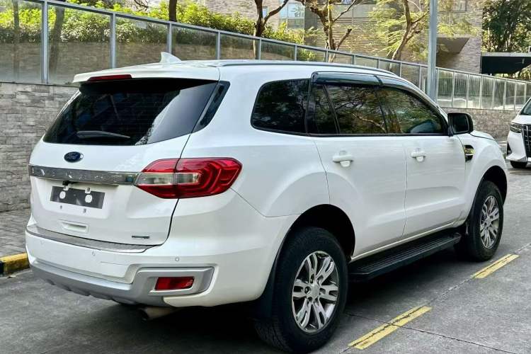 Used Ford Everest 2017 2.0T Gasoline Automatic 4x4 Luxury Edition 5 Seats Rear Right 45 Deg