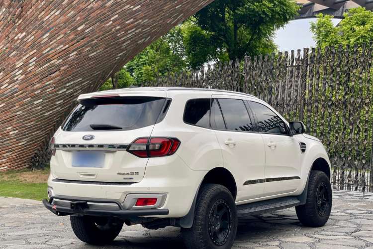 Used Ford Everest 2017 2.0T Gasoline Automatic 4x4 Luxury Edition 7 Seats Rear Right 45 Deg