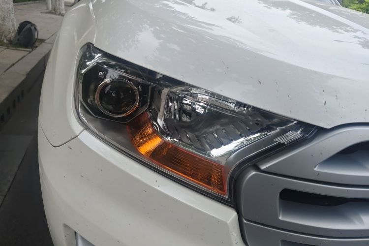 Used Ford Everest 2017 2.0T Gasoline Automatic 4x4 Elite Edition 5 Seats Right Front Headlight