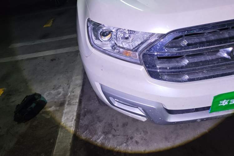 Used Ford Everest 2017 2.0T Gasoline Automatic 4x4 Flagship Edition 7 Seats Right Front Headlight