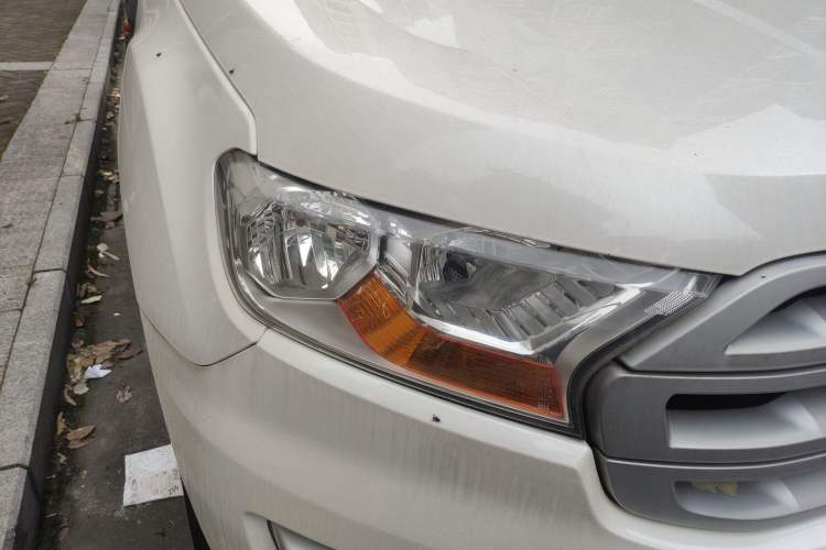 Used Ford Everest 2017 2.0T Gasoline Automatic 4x4 Elite Edition 5 Seats Right Front Headlight