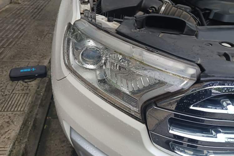 Used Ford Everest 2017 2.0T Gasoline Automatic 4x4 Luxury Edition 7 Seats Right Front Headlight