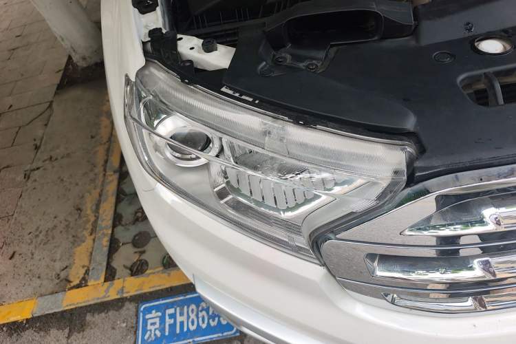 Used Ford Everest 2017 2.0T Gasoline Automatic 4x4 Flagship Edition 7 Seats Right Front Headlight