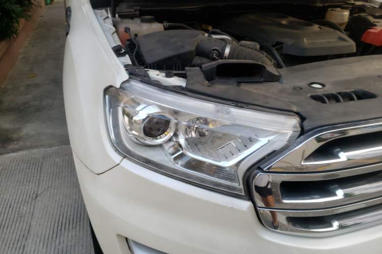 Used Ford Everest 2017 2.0T Gasoline Automatic 4x4 Flagship Edition 7 Seats Right Front Headlight