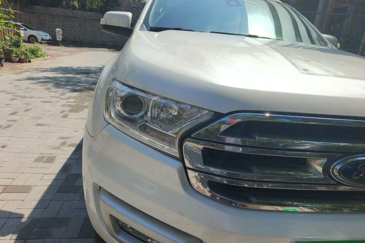 Used Ford Everest 2017 2.0T Gasoline Automatic 4x4 Luxury Edition 7 Seats Right Front Headlight
