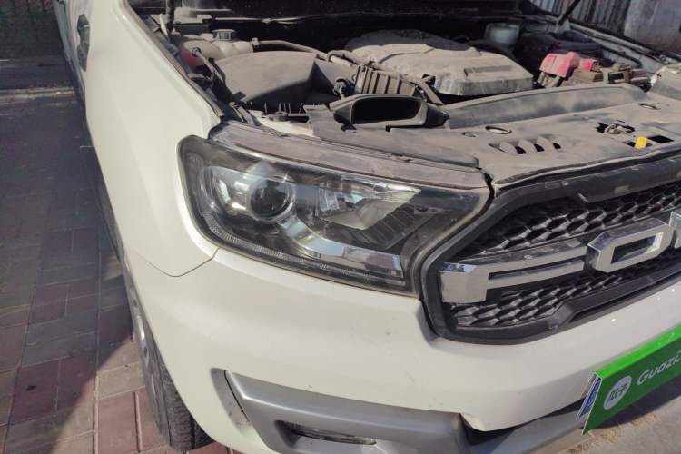 Used Ford Everest 2017 2.0T Gasoline Automatic 4x4 Luxury Edition 5 Seats Right Front Headlight