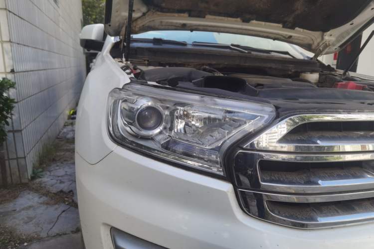 Used Ford Everest 2017 2.0T Gasoline Automatic 4x4 Luxury Edition 5 Seats Right Front Headlight