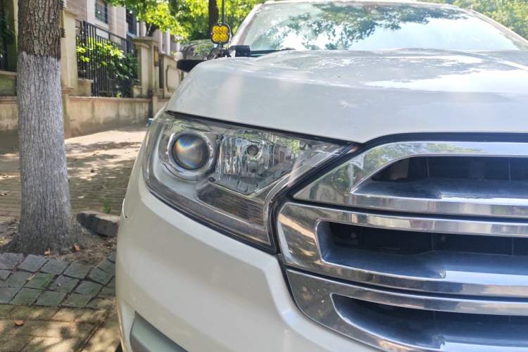 Used Ford Everest 2017 2.0T Gasoline Automatic 4x4 Flagship Edition 7 Seats Right Front Headlight