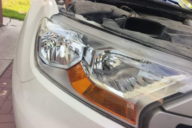 Used Ford Everest 2017 2.0T Gasoline Automatic 4x4 Elite Edition 5 Seats Right Front Headlight