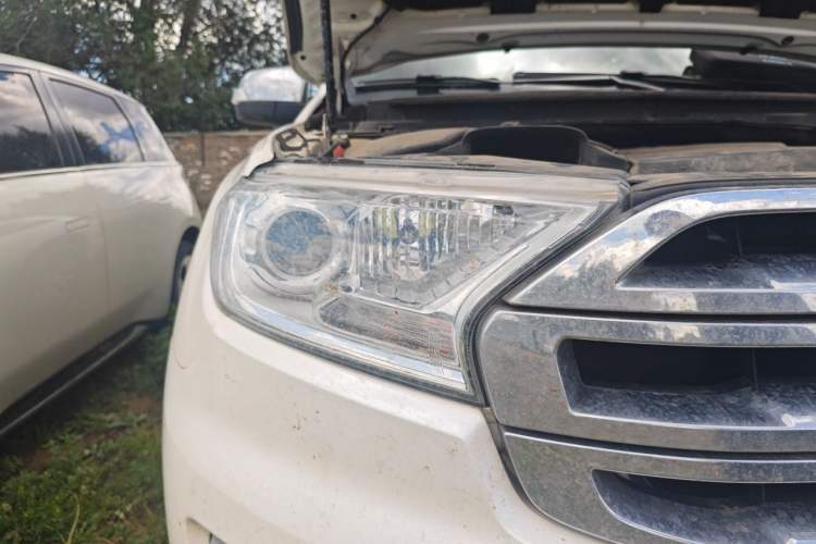 Used Ford Everest 2017 2.0T Gasoline Automatic 4x4 Luxury Edition 5 Seats Right Front Headlight