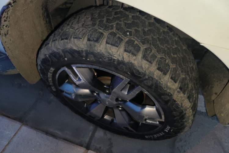 Used Ford Everest 2017 2.0T Gasoline Automatic 4x4 Flagship Edition 7 Seats Right Front Wheel Hub
