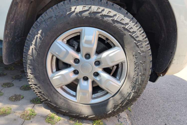 Used Ford Everest 2017 2.0T Gasoline Automatic 4x4 Elite Edition 5 Seats Right Front Wheel Hub