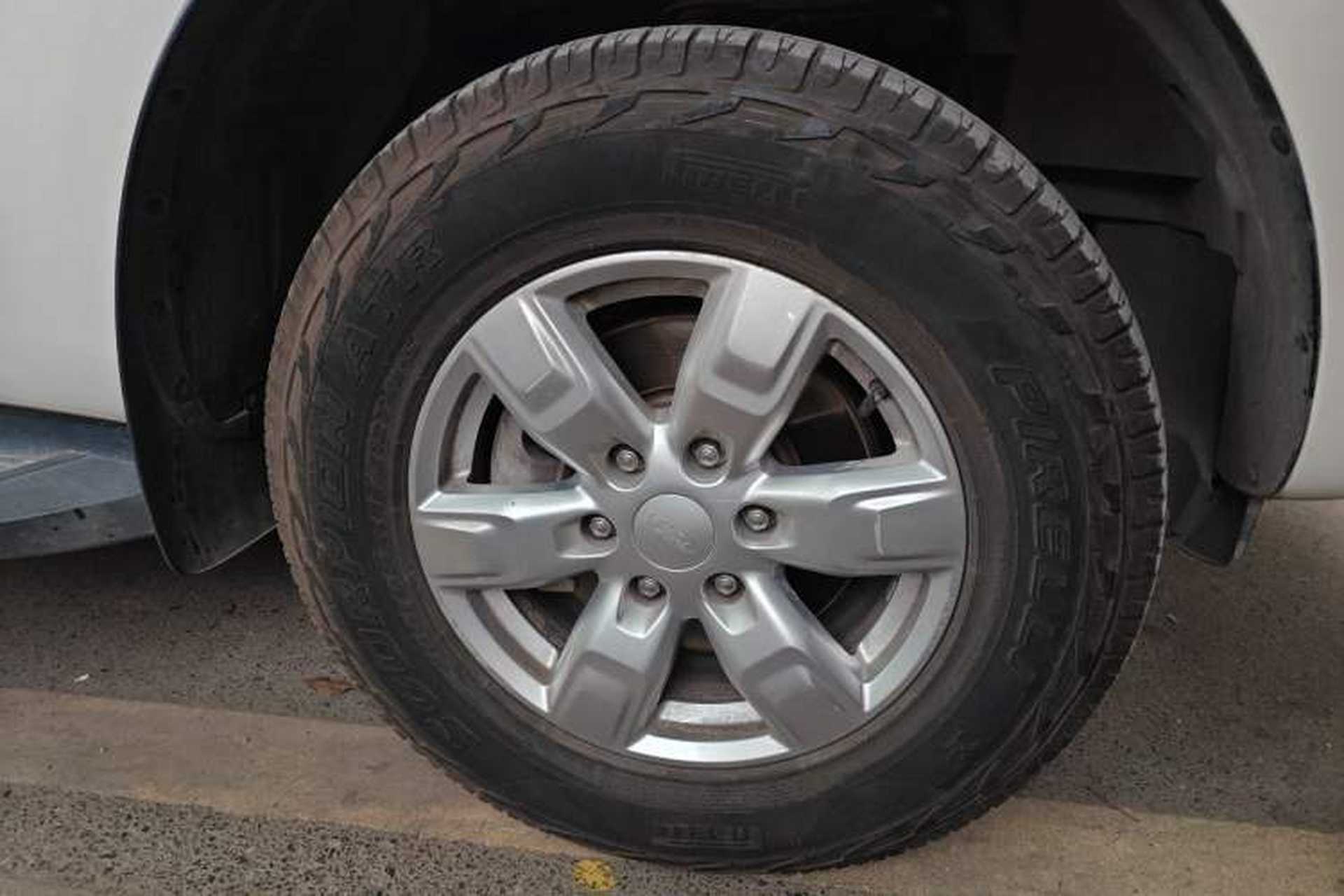 Used Ford Everest 2017 2.0T Gasoline Automatic 4x4 Elite Edition 5 Seats Right Front Wheel Hub