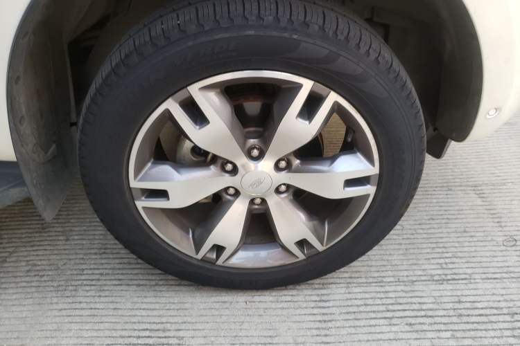 Used Ford Everest 2017 2.0T Gasoline Automatic 4x4 Flagship Edition 7 Seats Right Front Wheel Hub