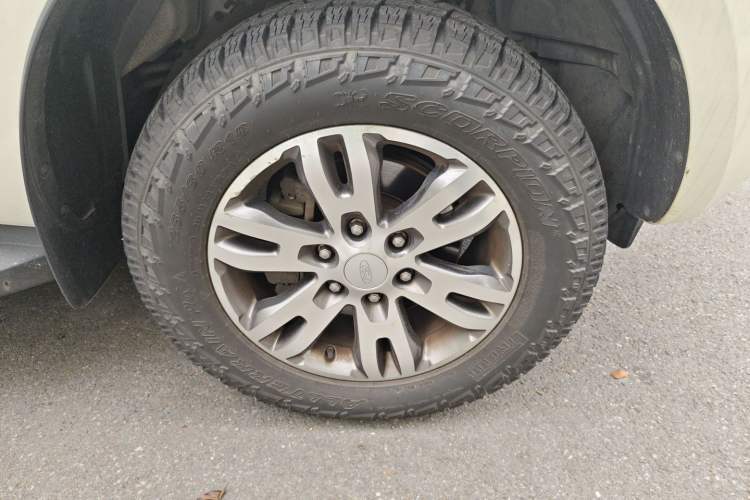 Used Ford Everest 2017 2.0T Gasoline Automatic 4x4 Luxury Edition 5 Seats Right Front Wheel Hub