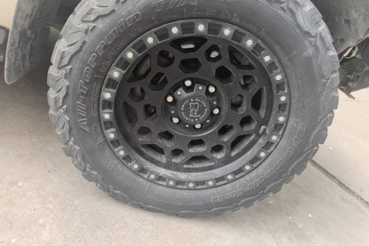 Used Ford Everest 2017 2.0T Gasoline Automatic 4x4 Luxury Edition 5 Seats Right Front Wheel Hub